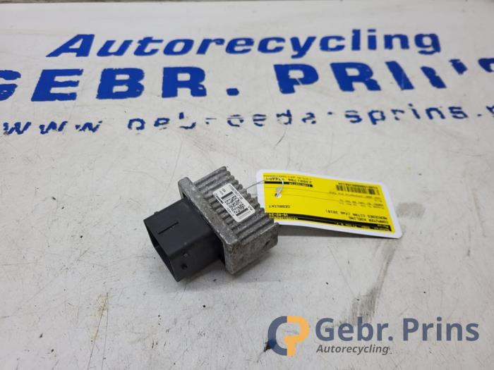 Gebruikte Koeling Module Mercedes Citan (415.6) 1.5 108 CDI Euro 6 Prijs € 30,25 Inclusief btw aangeboden door Autorec. Gebr. Prins b.v.