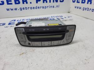 Gebruikte Radio CD Speler Peugeot 107 1.0 12V Prijs € 50,00 Margeregeling aangeboden door Autorec. Gebr. Prins b.v.