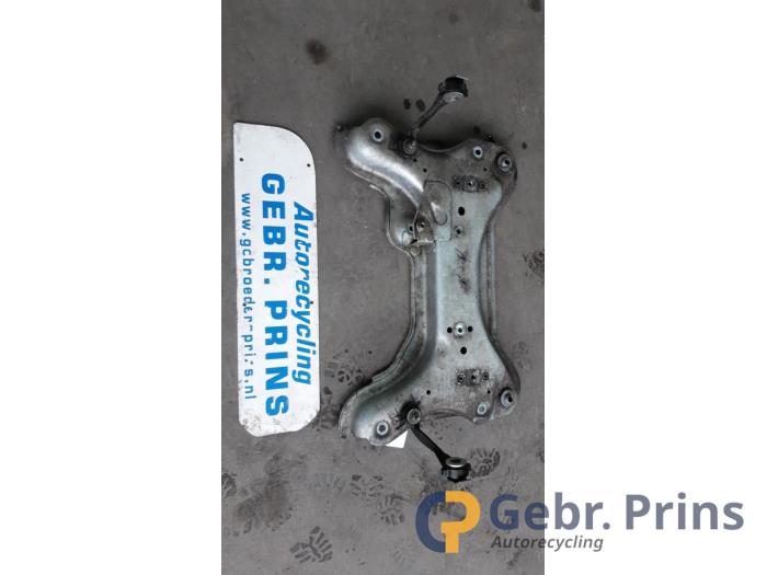 Gebruikte Subframe Renault Trafic (1FL/2FL/3FL/4FL) 2.0 dCi 16V 130 Prijs € 151,25 Inclusief btw aangeboden door Autorec. Gebr. Prins b.v.