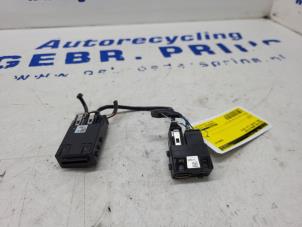 Gebruikte AUX/USB aansluiting Opel Astra J Sports Tourer (PD8/PE8/PF8) 1.4 16V ecoFLEX Prijs € 15,00 Margeregeling aangeboden door Autorec. Gebr. Prins b.v.