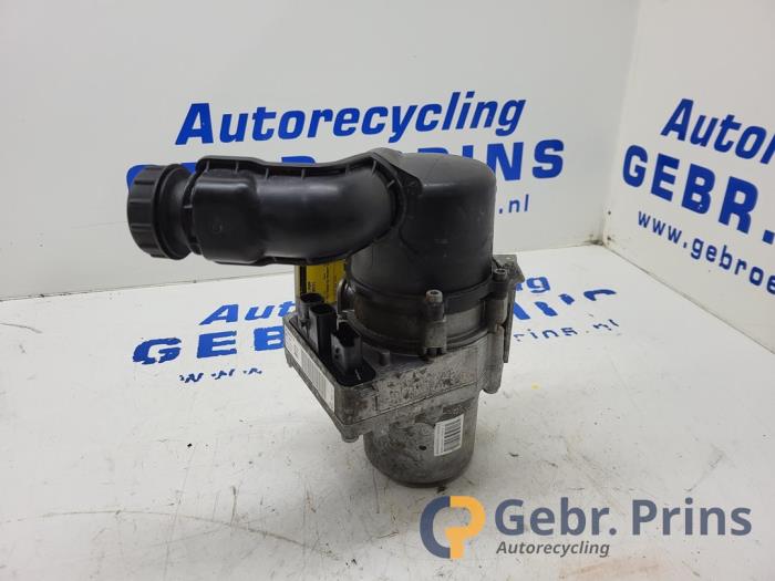Gebruikte Servopomp Peugeot 508 SW (8E/8U) 2.0 HDiF 16V Prijs € 100,00 Margeregeling aangeboden door Autorec. Gebr. Prins b.v.