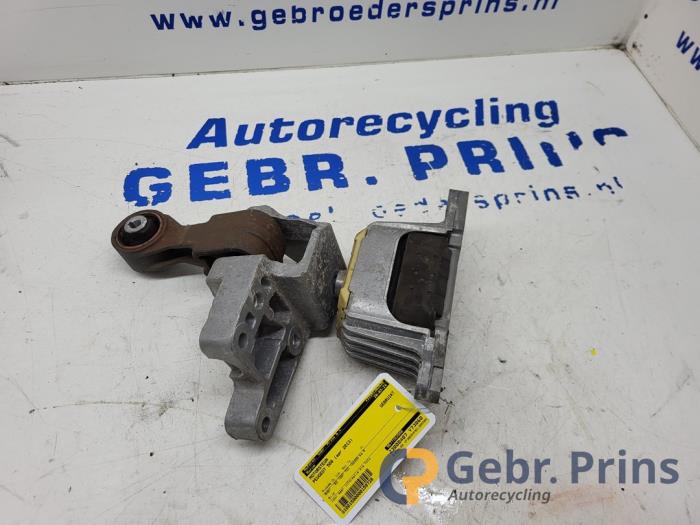 Gebruikte Motorsteun Peugeot 508 SW (8E/8U) 2.0 HDiF 16V Prijs € 35,00 Margeregeling aangeboden door Autorec. Gebr. Prins b.v.