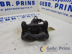 Gebruikte Remklauw (Tang) rechts-achter Renault Trafic (1FL/2FL/3FL/4FL) 2.0 dCi 16V 130 Prijs € 42,35 Inclusief btw aangeboden door Autorec. Gebr. Prins b.v.