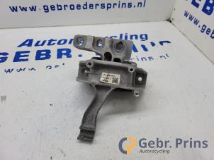 Gebruikte Motorrubber Volkswagen Golf VII Variant (AUVV) 1.5 TSI Evo BMT 16V Prijs € 50,00 Margeregeling aangeboden door Autorec. Gebr. Prins b.v.