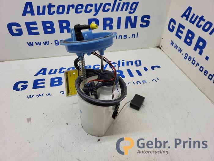 Gebruikte Benzinepomp Volkswagen Golf VII Variant (AUVV) 1.5 TSI Evo BMT 16V Prijs € 50,00 Margeregeling aangeboden door Autorec. Gebr. Prins b.v.