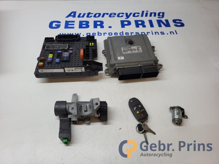 Gebruikte Kontaktslot + computer Volvo XC90 I 2.4 D5 20V Prijs € 200,00 Margeregeling aangeboden door Autorec. Gebr. Prins b.v.