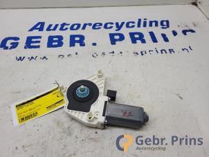 Gebruikte Portierruitmotor Volkswagen Golf VII Variant (AUVV) 2.0 TDI 150 16V Prijs € 25,00 Margeregeling aangeboden door Autorec. Gebr. Prins b.v.