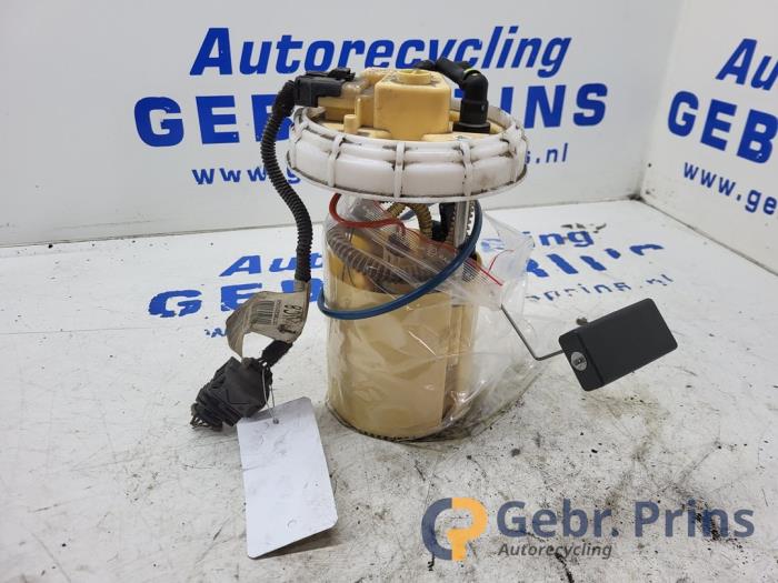 Gebruikte Tank element Pomp Opel Corsa D 1.3 CDTi 16V ecoFLEX Prijs € 40,00 Margeregeling aangeboden door Autorec. Gebr. Prins b.v.