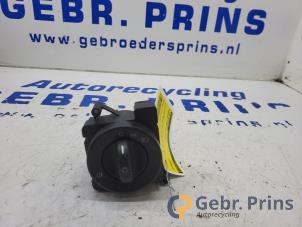 Gebruikte Licht Schakelaar Mercedes Citan (415.6) 1.5 108 CDI Euro 6 Prijs € 30,25 Inclusief btw aangeboden door Autorec. Gebr. Prins b.v.