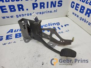 Gebruikte Rempedaal Mercedes Citan (415.6) 1.5 108 CDI Euro 6 Prijs € 30,25 Inclusief btw aangeboden door Autorec. Gebr. Prins b.v.