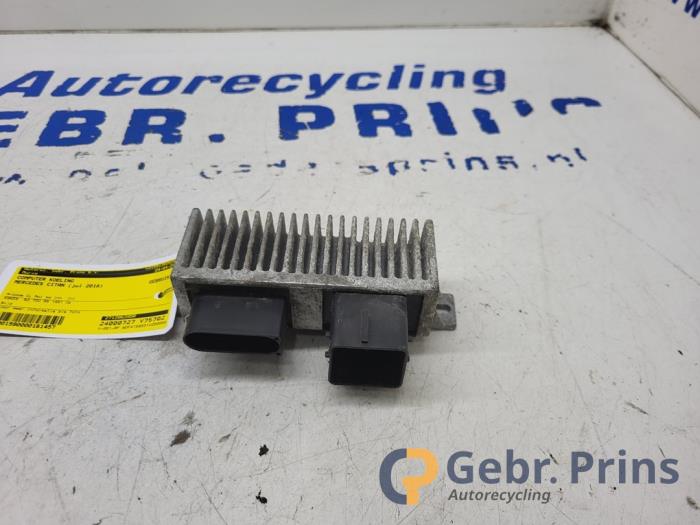 Gebruikte Koeling Module Mercedes Citan (415.6) 1.5 108 CDI Euro 6 Prijs € 30,25 Inclusief btw aangeboden door Autorec. Gebr. Prins b.v.