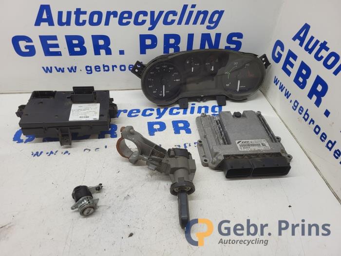 Gebruikte Kontaktslot + computer Iveco New Daily VI 35C17, 35S17, 40C17, 50C17, 65C17, 70C17 Prijs € 665,50 Inclusief btw aangeboden door Autorec. Gebr. Prins b.v.