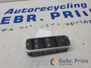 Gebruikte Raam schakelaar elektrisch Mercedes B (W247) 2.0 B-200d Prijs € 50,00 Margeregeling aangeboden door Autorec. Gebr. Prins b.v.