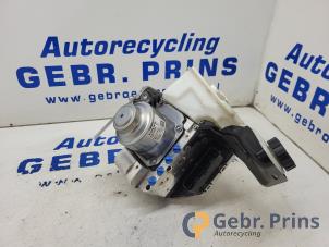 Gebruikte Rembekrachtiger Volvo V60 II (ZW) 2.0 B3 16V Mild Hybrid Prijs € 400,00 Margeregeling aangeboden door Autorec. Gebr. Prins b.v.