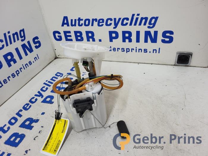 Gebruikte Tank element Pomp Volvo V60 II (ZW) 2.0 B3 16V Mild Hybrid Prijs € 150,00 Margeregeling aangeboden door Autorec. Gebr. Prins b.v.