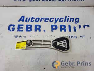 Gebruikte Motorrubber Volvo V60 II (ZW) 2.0 B3 16V Mild Hybrid Prijs € 30,00 Margeregeling aangeboden door Autorec. Gebr. Prins b.v.