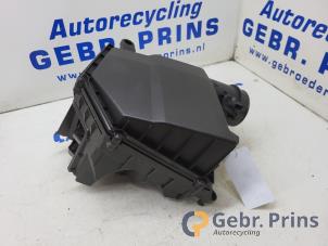 Gebruikte Luchtfilterhuis Volvo V60 II (ZW) 2.0 B3 16V Mild Hybrid Prijs € 75,00 Margeregeling aangeboden door Autorec. Gebr. Prins b.v.