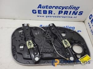 Gebruikte Ruitmechaniek 4Deurs rechts-voor Volvo V60 II (ZW) 2.0 B3 16V Mild Hybrid Prijs € 100,00 Margeregeling aangeboden door Autorec. Gebr. Prins b.v.