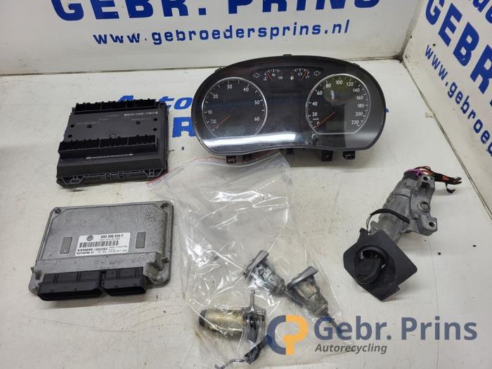 Gebruikte Contactslot + computer Volkswagen Polo IV (9N1/2/3) 1.2 Prijs € 75,00 Margeregeling aangeboden door Autorec. Gebr. Prins b.v.