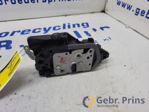 Gebruikte Slotmechaniek Portier 4Deurs links-achter Volvo V60 II (ZW) 2.0 B3 16V Mild Hybrid Prijs € 75,00 Margeregeling aangeboden door Autorec. Gebr. Prins b.v.