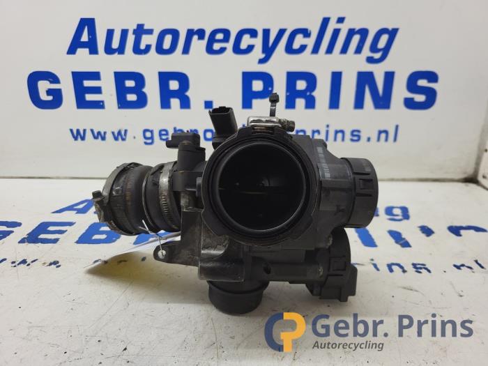 Gebruikte Uitlaat gasklep (EGR) Volvo C30 (EK/MK) 1.6 D 16V Prijs € 50,00 Margeregeling aangeboden door Autorec. Gebr. Prins b.v.