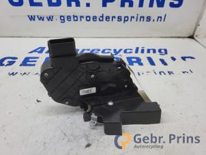 Gebruikte Slotmechaniek Portier 2Deurs links Volvo C30 (EK/MK) 1.6 D 16V Prijs € 30,00 Margeregeling aangeboden door Autorec. Gebr. Prins b.v.