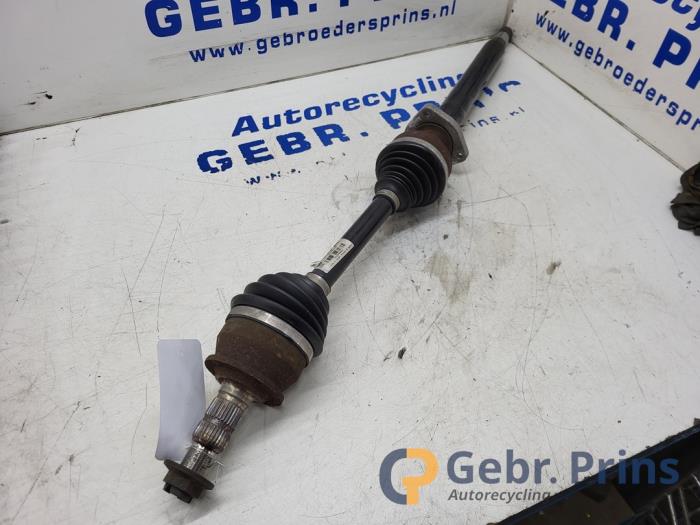 Gebruikte Steekas rechts-voor Opel Astra J Sports Tourer (PD8/PE8/PF8) 1.6 CDTI 16V Prijs € 50,00 Margeregeling aangeboden door Autorec. Gebr. Prins b.v.
