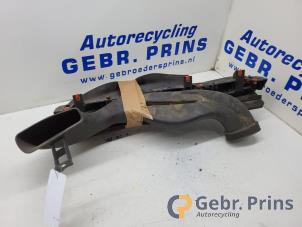 Gebruikte Luchtgeleider Opel Astra J Sports Tourer (PD8/PE8/PF8) 1.6 CDTI 16V Prijs € 30,00 Margeregeling aangeboden door Autorec. Gebr. Prins b.v.