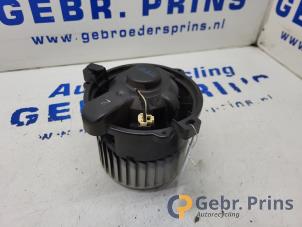 Gebruikte Kachel Ventilatiemotor Mitsubishi Colt (Z2/Z3) 1.3 16V Prijs € 25,00 Margeregeling aangeboden door Autorec. Gebr. Prins b.v.