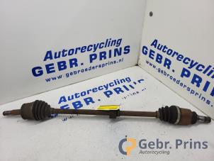 Gebruikte Steekas rechts-voor Mitsubishi Colt (Z2/Z3) 1.3 16V Prijs € 30,00 Margeregeling aangeboden door Autorec. Gebr. Prins b.v.