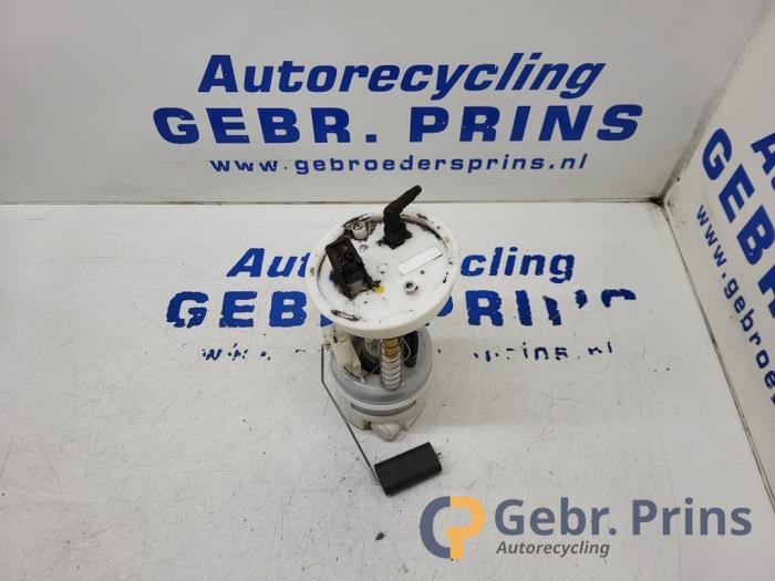 Brandstofpomp Elektrisch van een MINI Mini Open (R57) 1.6 16V Cooper 2010