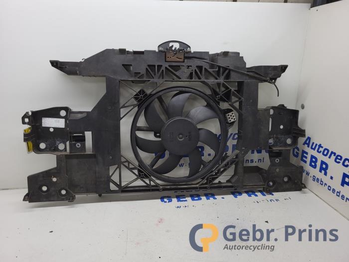 Gebruikte Frontpaneel Renault Scénic III (JZ) 1.4 16V TCe 130 Prijs € 100,00 Margeregeling aangeboden door Autorec. Gebr. Prins b.v.