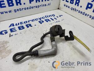 Gebruikte Waterpomp Renault Scénic III (JZ) 1.4 16V TCe 130 Prijs € 15,00 Margeregeling aangeboden door Autorec. Gebr. Prins b.v.