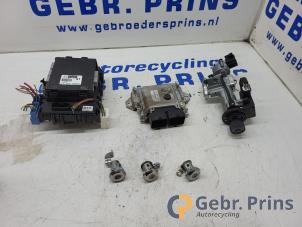 Gebruikte Contactslot + computer Nissan Pixo (D31S) 1.0 12V Prijs € 125,00 Margeregeling aangeboden door Autorec. Gebr. Prins b.v.