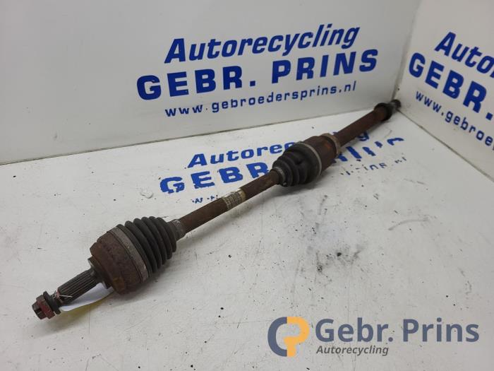 Gebruikte Steekas rechts-voor Renault Scénic III (JZ) 1.4 16V TCe 130 Prijs € 50,00 Margeregeling aangeboden door Autorec. Gebr. Prins b.v.