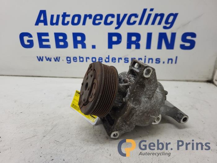 Gebruikte Aircopomp Renault Twingo III (AH) 1.0 SCe 70 12V Prijs € 100,00 Margeregeling aangeboden door Autorec. Gebr. Prins b.v.