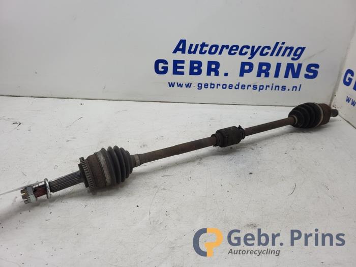 Gebruikte Steekas rechts-voor Hyundai i20 1.2i 16V Prijs € 40,00 Margeregeling aangeboden door Autorec. Gebr. Prins b.v.