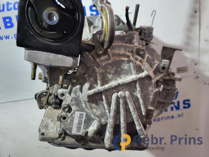 Versnellingsbak van een Opel Agila (B) 1.2 16V 2011
