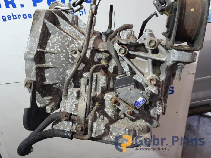 Versnellingsbak van een Opel Agila (B) 1.2 16V 2011