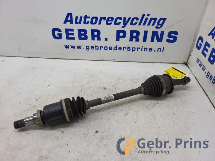 Gebruikte Steekas links-voor Opel Agila (B) 1.2 16V Prijs € 40,00 Margeregeling aangeboden door Autorec. Gebr. Prins b.v.