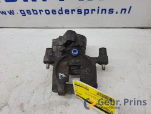 Gebruikte Remklauw (Tang) links-achter Volkswagen Touran (5T1) 2.0 TDI 150 Prijs € 125,00 Margeregeling aangeboden door Autorec. Gebr. Prins b.v.