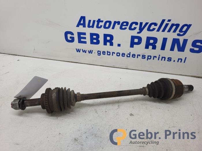 Gebruikte Aandrijfas links-voor Chevrolet Spark (M300) 1.0 16V Bifuel Prijs € 30,00 Margeregeling aangeboden door Autorec. Gebr. Prins b.v.
