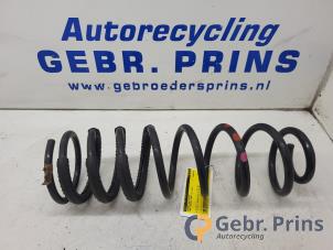 Gebruikte Schroefveer achter Ford Tourneo Connect/Grand Tourneo Connect 1.0 EcoBoost 12V Prijs € 25,00 Margeregeling aangeboden door Autorec. Gebr. Prins b.v.