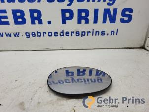 Gebruikte Spiegelglas rechts Peugeot 107 1.0 12V Prijs € 10,00 Margeregeling aangeboden door Autorec. Gebr. Prins b.v.