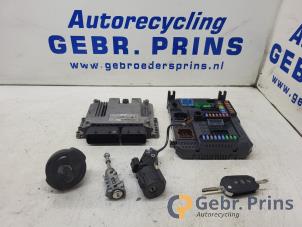 Gebruikte Contactslot + computer Peugeot 308 (L3/L8/LB/LH/LP) 1.6 BlueHDi 120 Prijs € 150,00 Margeregeling aangeboden door Autorec. Gebr. Prins b.v.