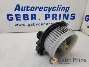 Gebruikte Chaufage Ventilatiemotor Toyota Auris Touring Sports (E18) 1.2 T 16V Prijs € 40,00 Margeregeling aangeboden door Autorec. Gebr. Prins b.v.