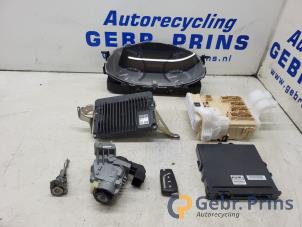 Gebruikte Kontaktslot + computer Toyota Auris Touring Sports (E18) 1.2 T 16V Prijs € 200,00 Margeregeling aangeboden door Autorec. Gebr. Prins b.v.