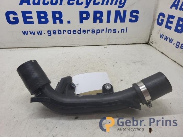 Gebruikte Intercooler Buis Toyota Auris Touring Sports (E18) 1.2 T 16V Prijs € 30,00 Margeregeling aangeboden door Autorec. Gebr. Prins b.v.