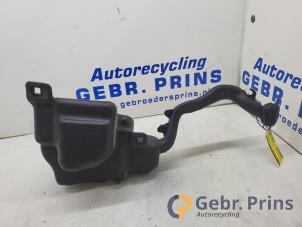 Gebruikte Ruitensproeiertank voor Mercedes CLA Shooting Brake (117.9) 2.2 CLA-200 CDI, 200 d 16V Prijs € 40,00 Margeregeling aangeboden door Autorec. Gebr. Prins b.v.