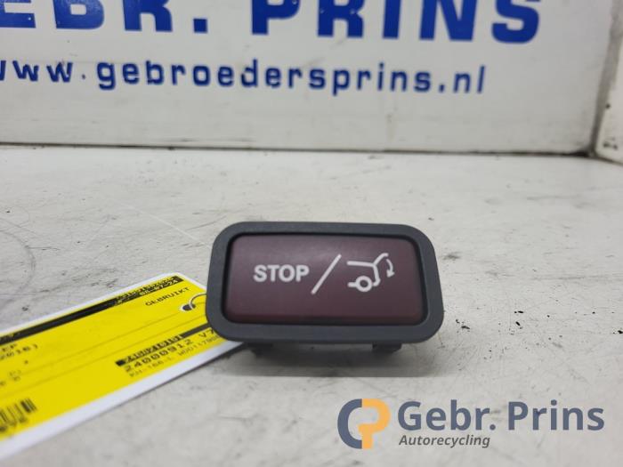 Gebruikte Schakelaar achterklep Mercedes CLA Shooting Brake (117.9) 2.2 CLA-200 CDI, 200 d 16V Prijs € 20,00 Margeregeling aangeboden door Autorec. Gebr. Prins b.v.